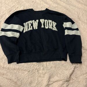 New York Women's Black and White Sweatshirt